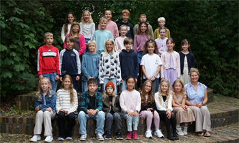 Gruppenfoto der 5a am Einschulungstag