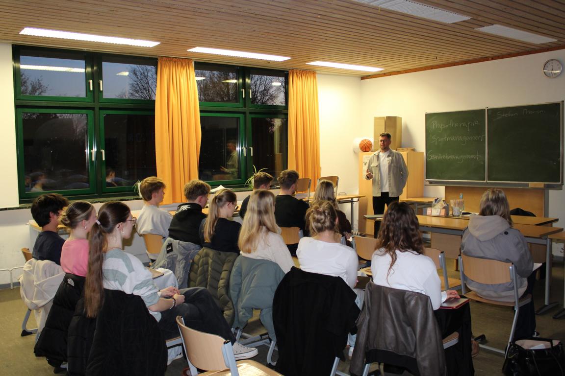 Gespräche am Berufsinformationsabend